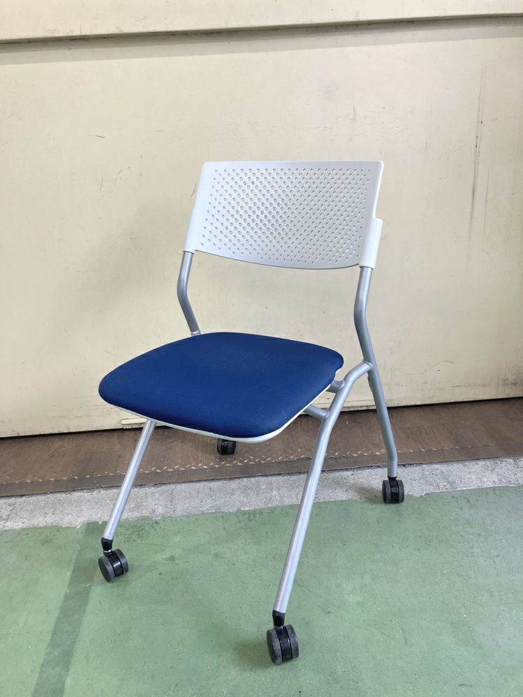 ウチダ（内田洋行）ネスティングチェア 商品画像1