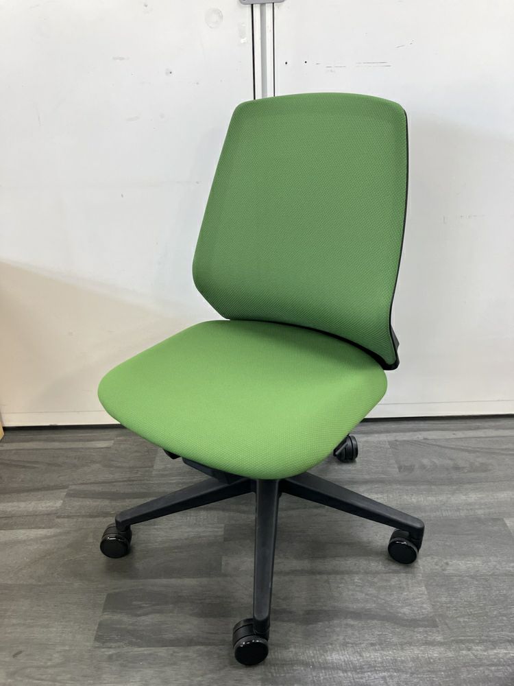 ウチダ（内田洋行）ニンバスチェア ニンバスチェア 商品画像1