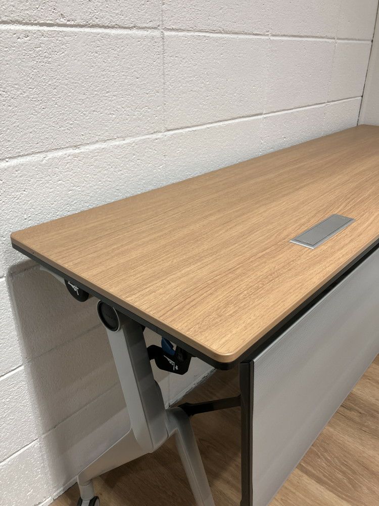 オカムラINTERACT NT(インターアクトエヌティー)シリーズ  平行スタックテーブル 商品画像4