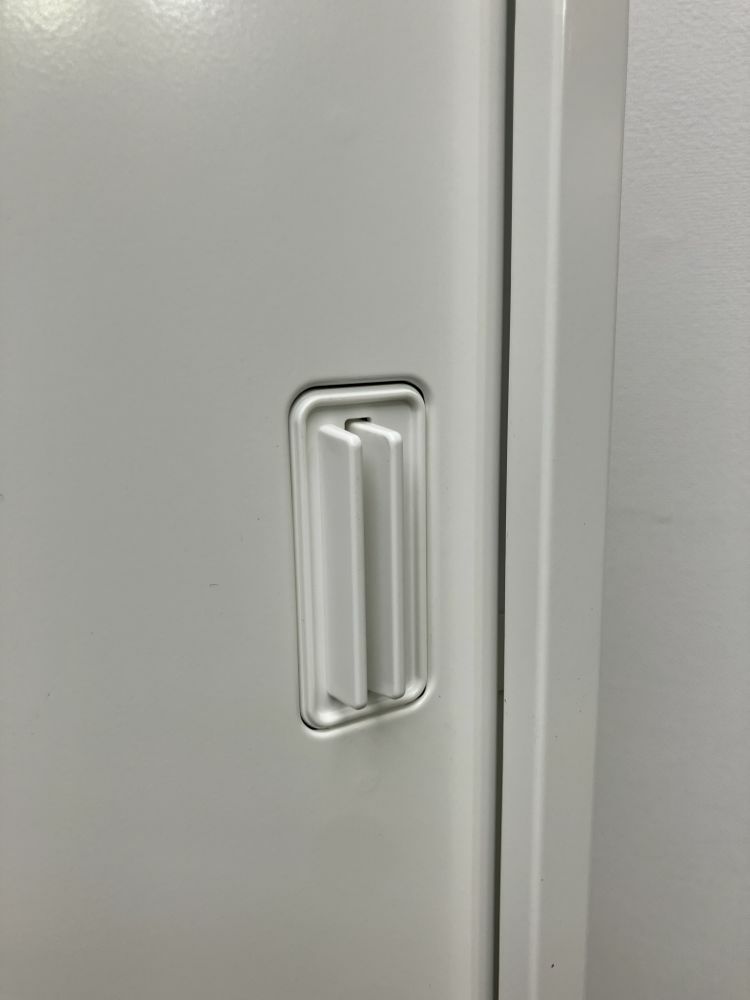 オカムラレクトラインシリーズ 3段ラテラル・引違い上下書庫 商品画像4