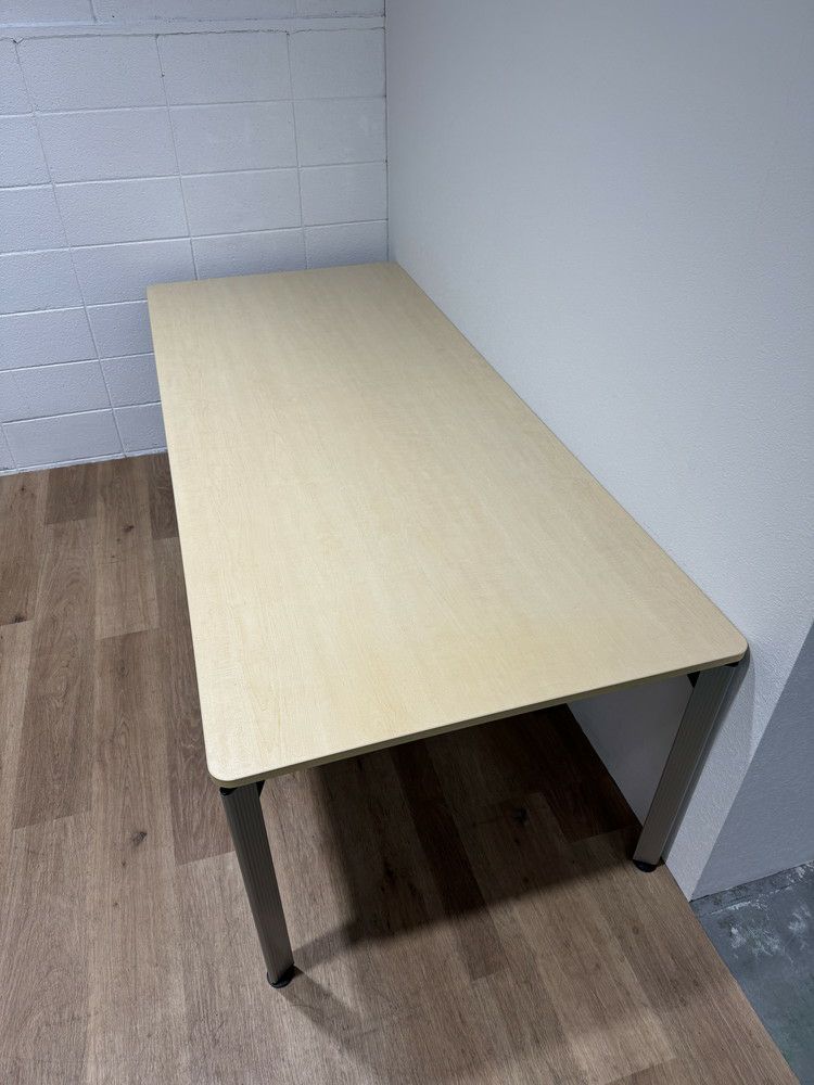 イトーキDEシリーズ 2100ミーティングテーブル 商品画像2