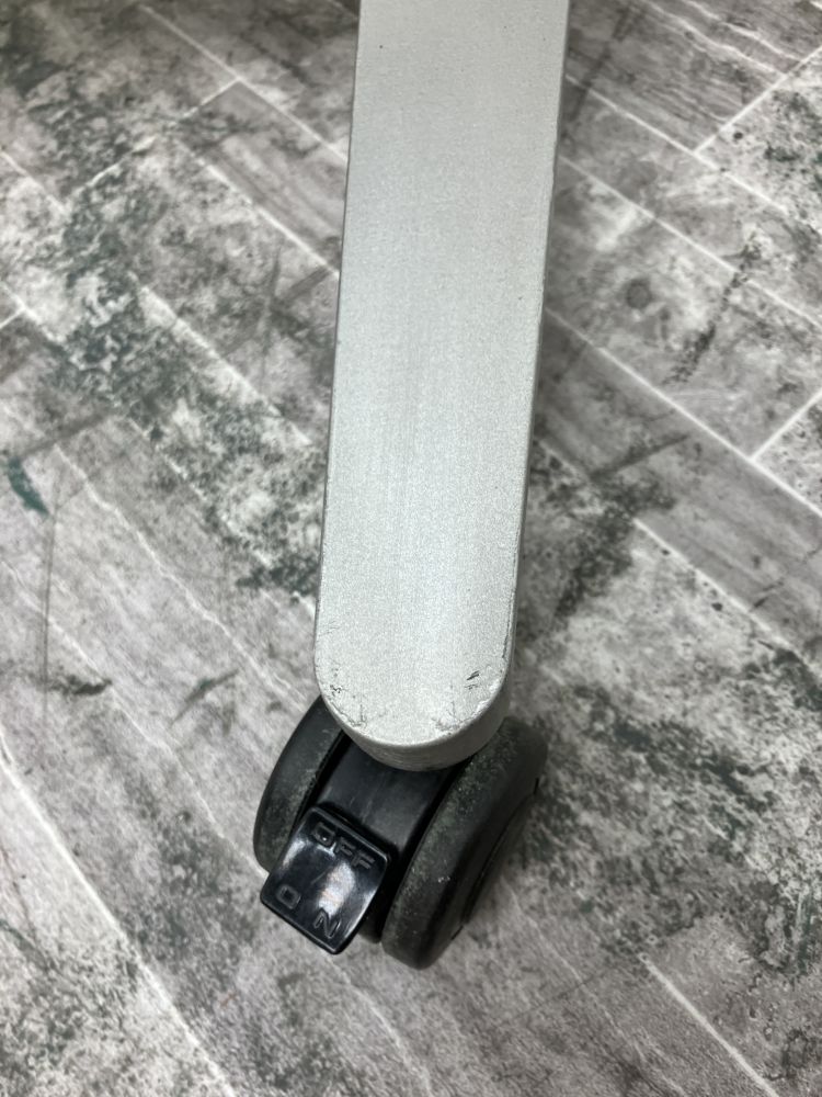 ウチダ（内田洋行）リンキー2シリーズ 縦型脚付両面ホワイトボード 商品画像8