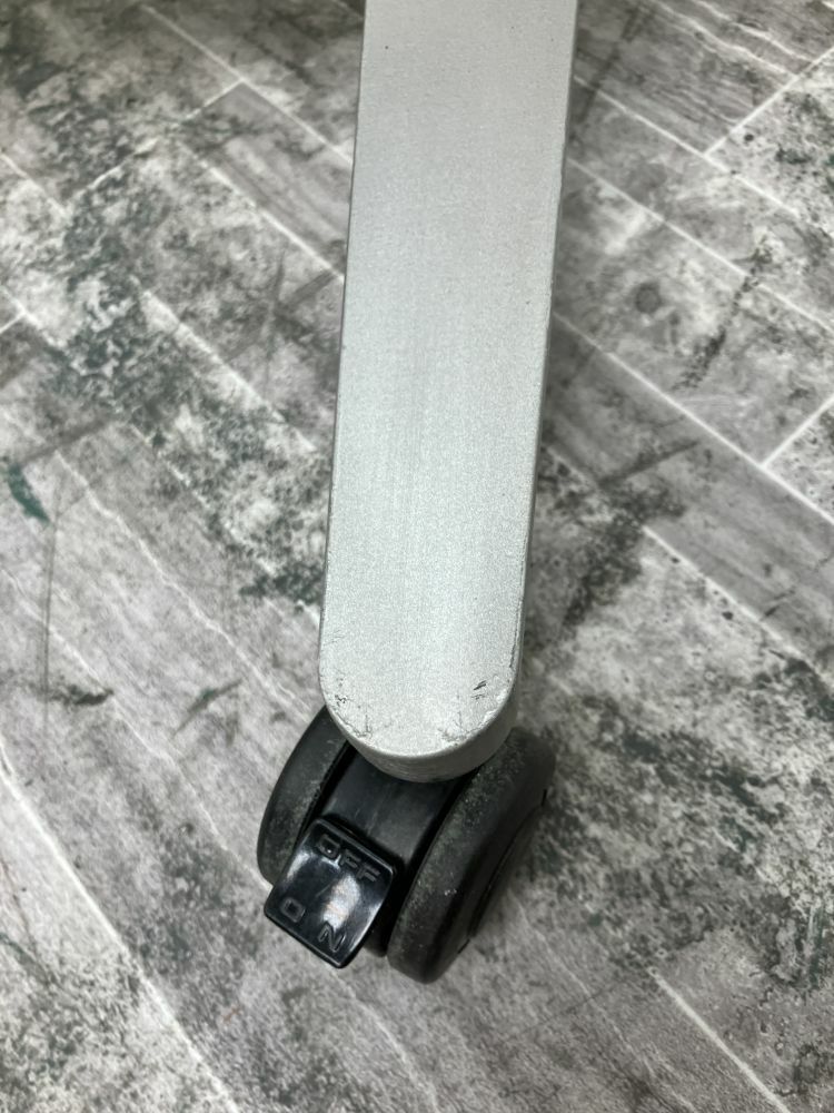 ウチダ（内田洋行）リンキー2シリーズ 縦型脚付両面ホワイトボード 商品画像8