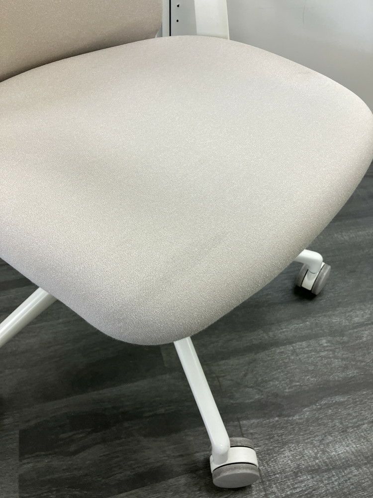 オカムラエントリー（ENTRY）チェア 固定肘付ライブスエントリーチェア 商品画像4