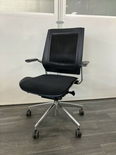 固定肘付ボディフレックスチェア 商品画像1