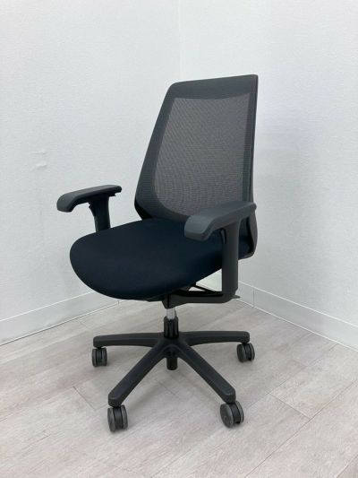イトーキnona(ノナ)シリーズ 可動肘付ノナチェア 商品画像1