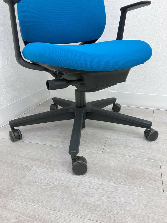 コクヨMitra2（ミトラ2）チェア 固定肘付ミトラ2チェア 商品画像14