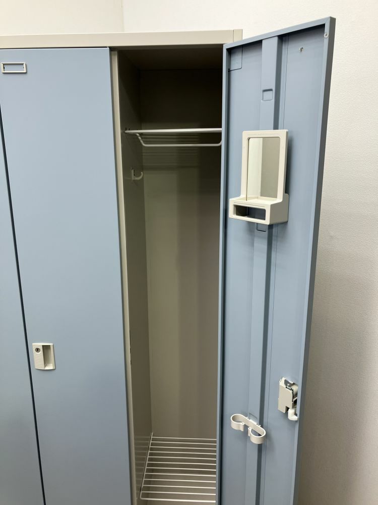 オカムラ3人用ロッカー 商品画像3