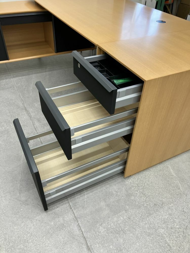 オカムラフェムールシリーズ 役員室用家具4点セット	 商品画像6