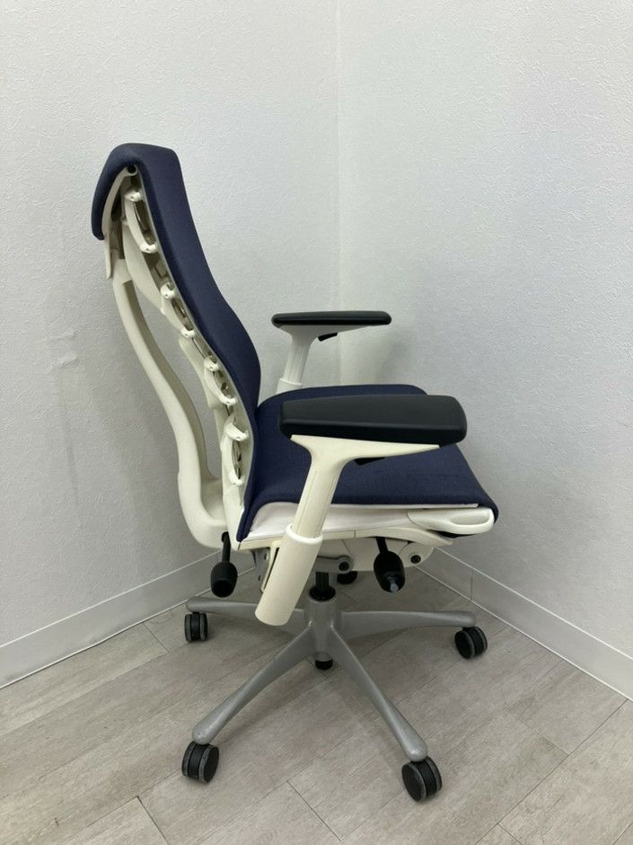 HermanMiller（ハーマンミラー）エンボディチェア 可動肘付エンボディチェア 商品画像3