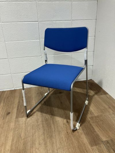 ライオンスタッキングチェア 商品画像1