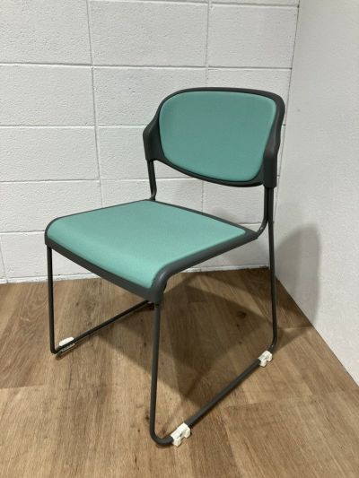 ライオンスタッキングチェア 商品画像1