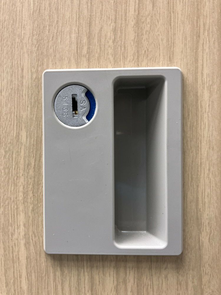 イトーキLB(エルビー)シリーズ 4人用ロッカー 商品画像2