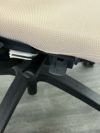 イトーキf(エフチェア)シリーズ 可動肘付エフチェア 商品画像8