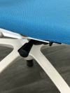 イトーキf(エフチェア)シリーズ 可動肘付エフチェア 商品画像8