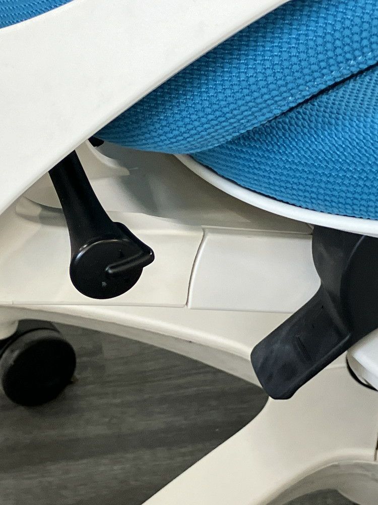 イトーキf(エフチェア)シリーズ 可動肘付エフチェア 商品画像9