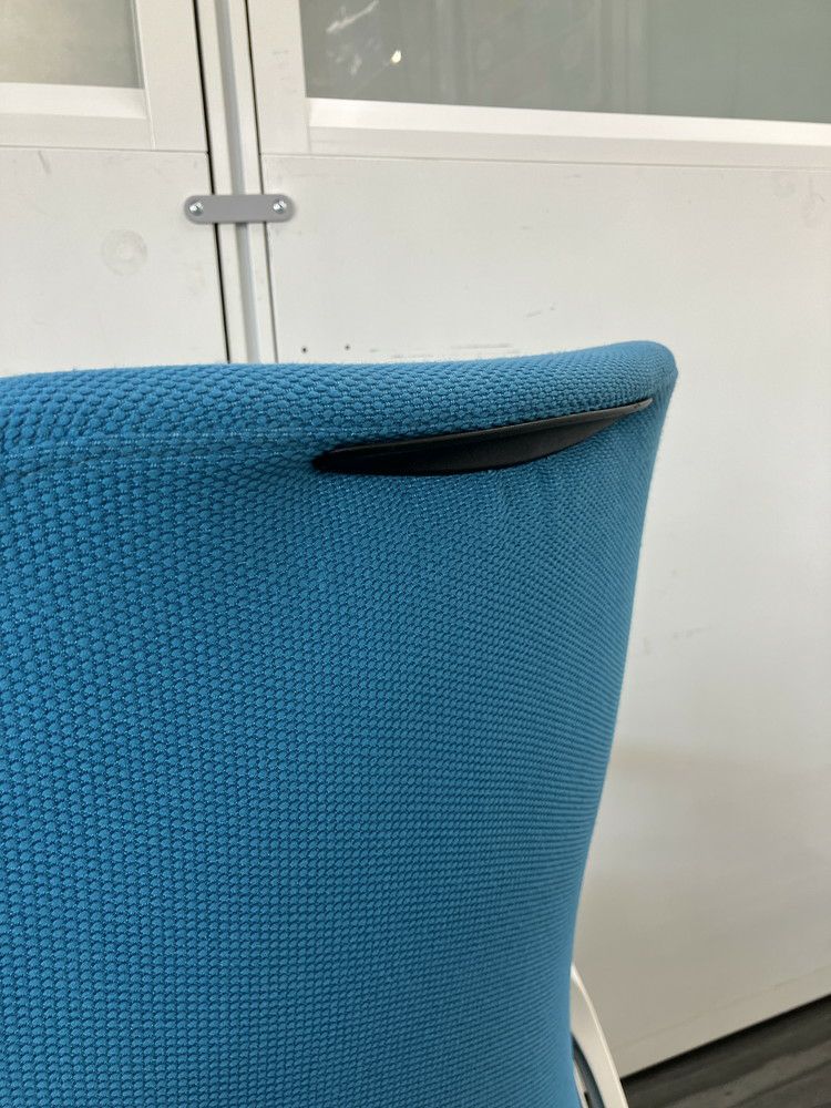 イトーキf(エフチェア)シリーズ 可動肘付エフチェア 商品画像11