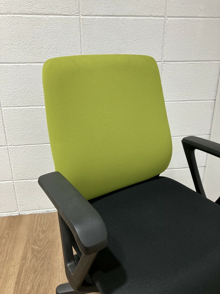 イトーキtorte(トルテ)チェア 固定肘付トルテRチェア 商品画像3