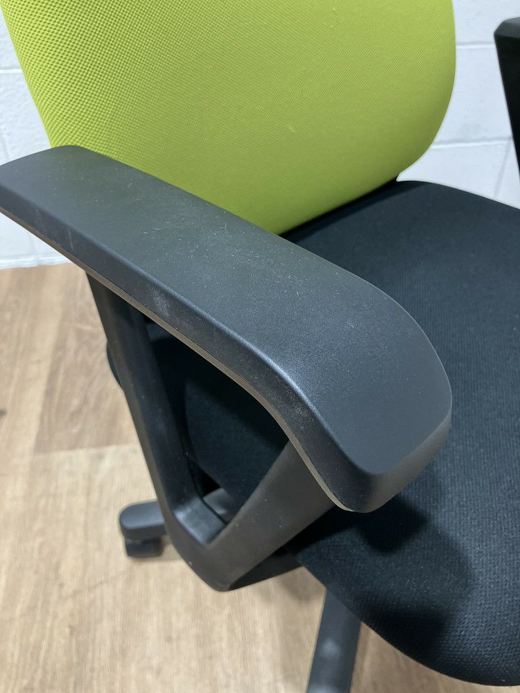 イトーキtorte(トルテ)チェア 固定肘付トルテRチェア 商品画像4