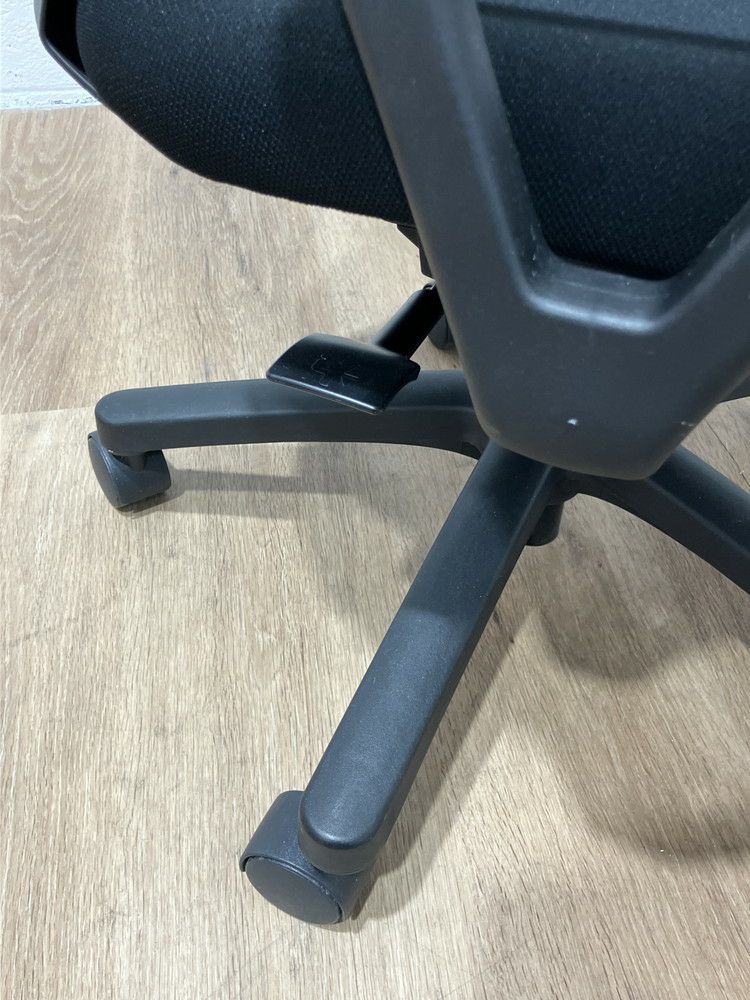 イトーキtorte(トルテ)チェア 固定肘付トルテRチェア 商品画像8