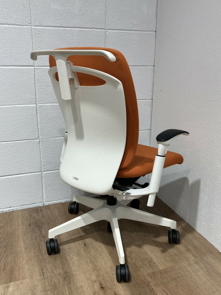 イトーキfulgo(フルゴ)チェア 可動肘付フルゴチェア 商品画像2