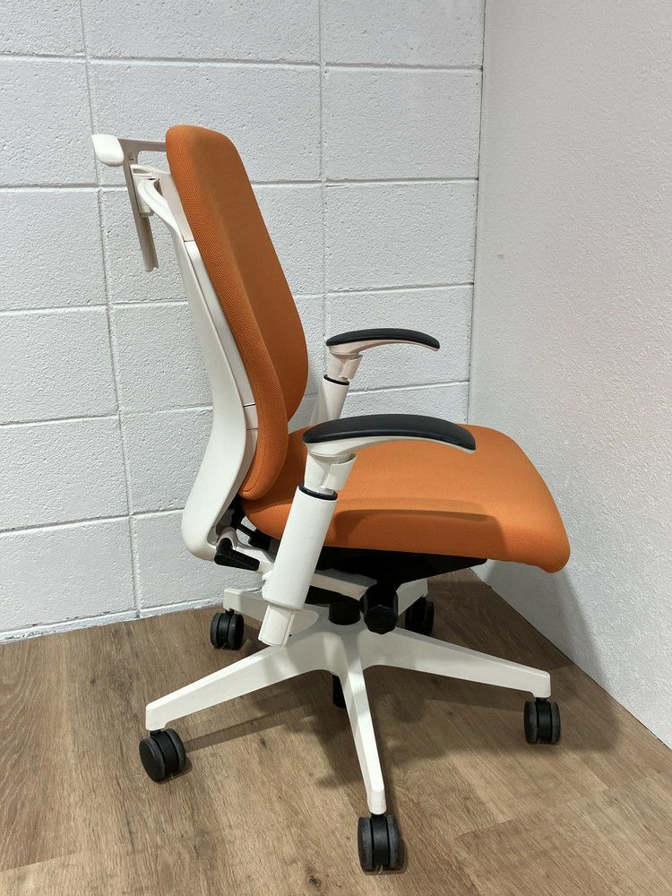 イトーキfulgo(フルゴ)チェア 可動肘付フルゴチェア 商品画像3