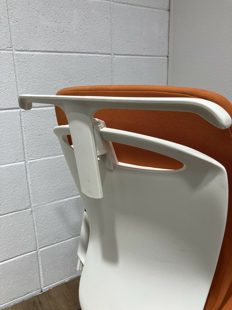 イトーキfulgo(フルゴ)チェア 可動肘付フルゴチェア 商品画像11