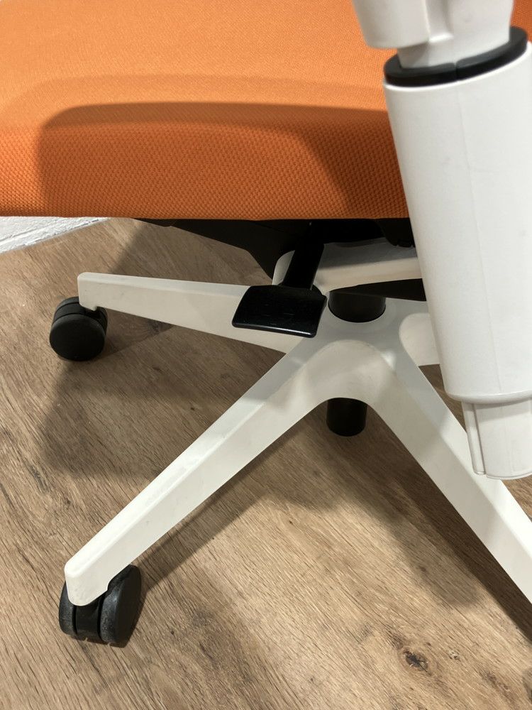 イトーキfulgo(フルゴ)チェア 可動肘付フルゴチェア 商品画像13