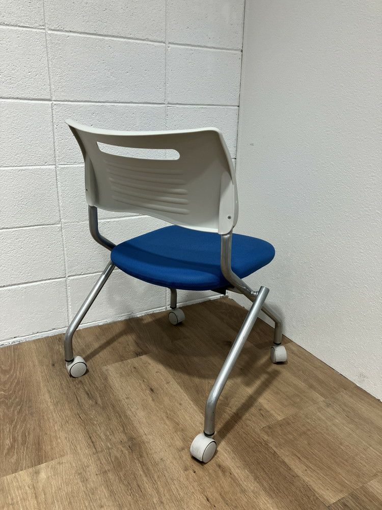 井上金庫ネスティングチェア 商品画像2