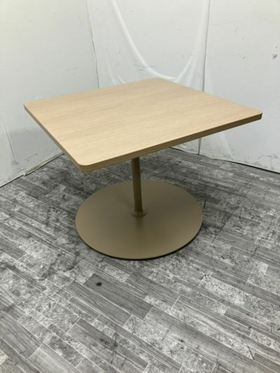 コクヨ 800角テーブル
