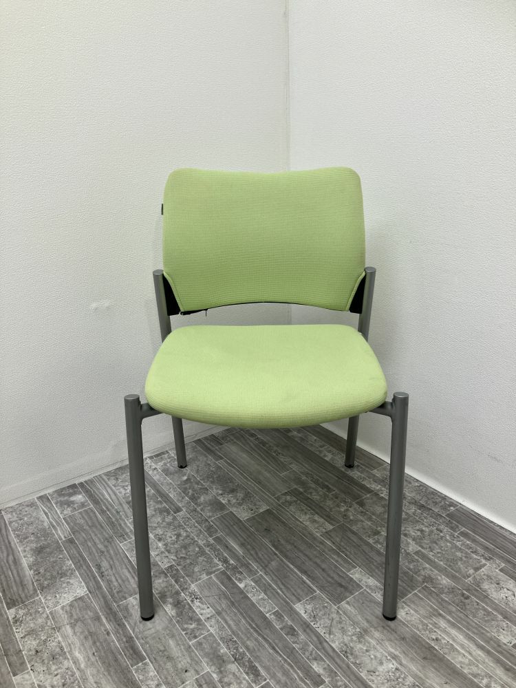 オカムラ8147シリーズ スタッキングチェア 商品画像2