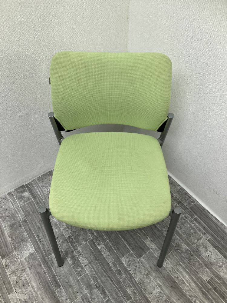 オカムラ8147シリーズ スタッキングチェア 商品画像3