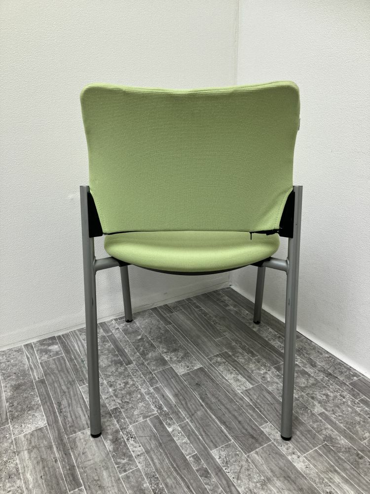 オカムラ8147シリーズ スタッキングチェア 商品画像7