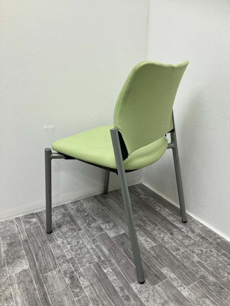 オカムラ8147シリーズ スタッキングチェア 商品画像8