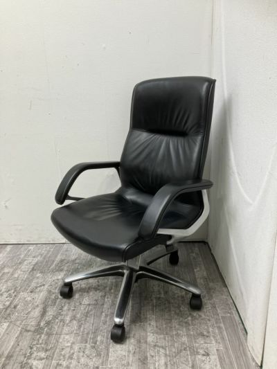オカムラFC-9シリーズ 固定肘付エグゼクティブチェア 商品画像1