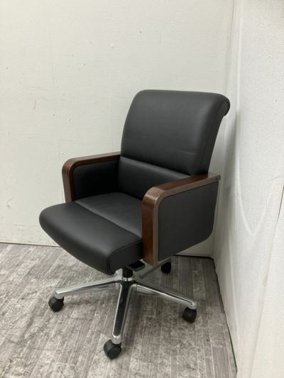 オカムラL435Sシリーズ 固定肘付エグゼクティブチェア 商品画像1