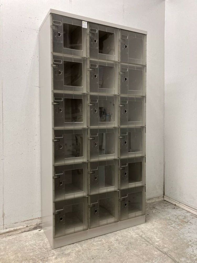 イトーキシューズボックスDSシリーズ 18人用シューズロッカー 商品画像1