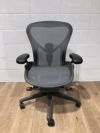 HermanMiller（ハーマンミラー）アーロンチェア 可動肘付アーロンチェア 商品画像2