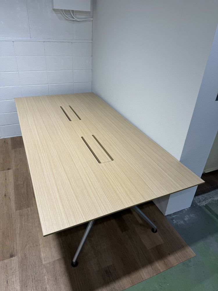 イトーキDDシリーズ 2400ミーティングテーブル 商品画像2