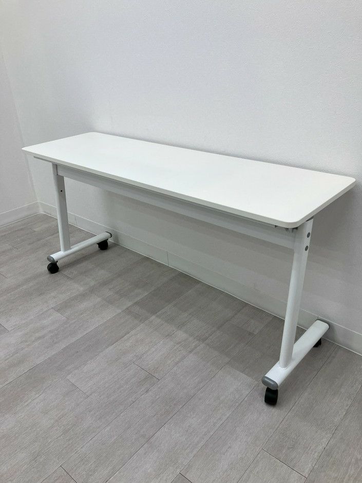 オカムラ1500サイドスタックテーブル 商品画像1