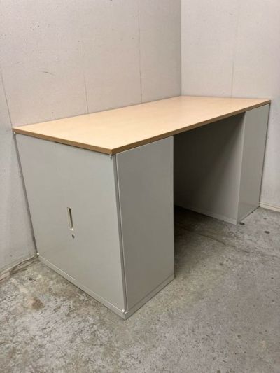 ナイキ ハイテーブル（カウンター書庫）