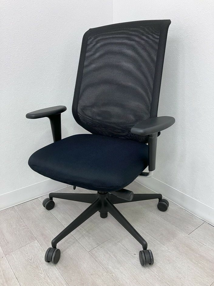 Vitra（ヴィトラ）MEDAPRO/メダプロチェア 可動肘付メダプロチェア 商品画像1