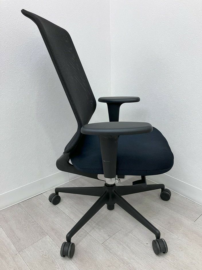 Vitra（ヴィトラ）MEDAPRO/メダプロチェア 可動肘付メダプロチェア 商品画像3