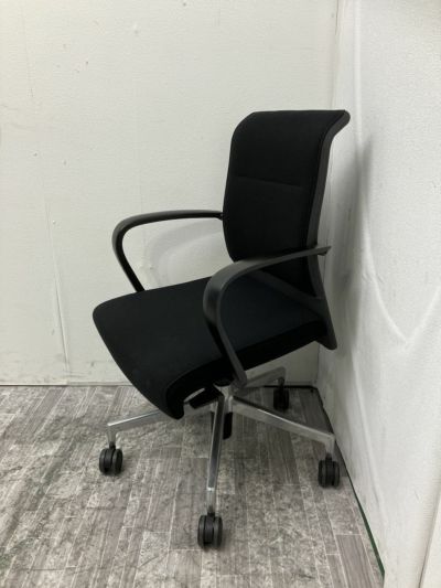 ホウトクKusch+Co 固定肘付ミーティングチェア 商品画像1