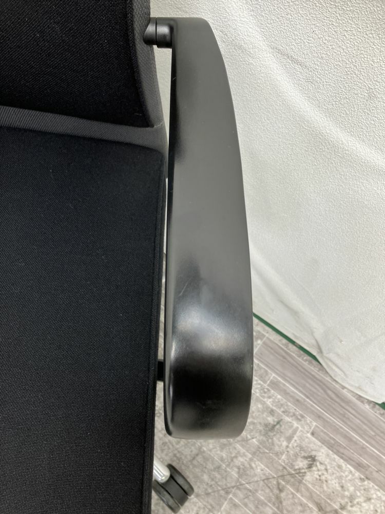 ホウトクKusch+Co 固定肘付ミーティングチェア 商品画像3