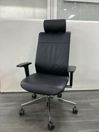 ライオンNo.5880シリーズ 可動肘付オフィスチェア 商品画像1