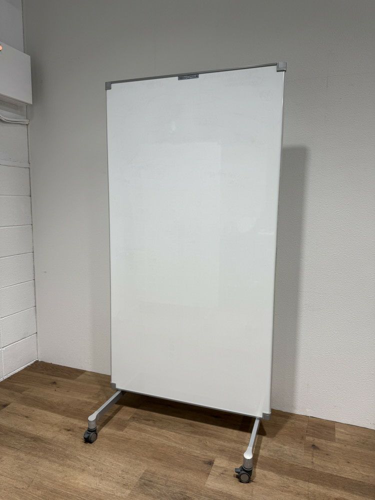 コクヨホワイトボードパーテーション 商品画像1