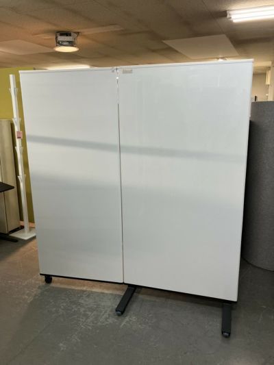 コクヨ2連折畳ホワイトボードパーテーション 商品画像1