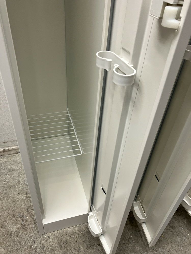 オカムラFZタイプシリーズ 4人用ロッカー 商品画像5