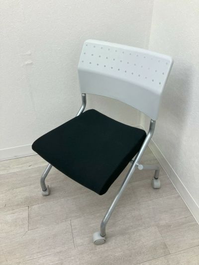 Presona(プレソナ)シリーズ ネスティングチェア 商品画像1